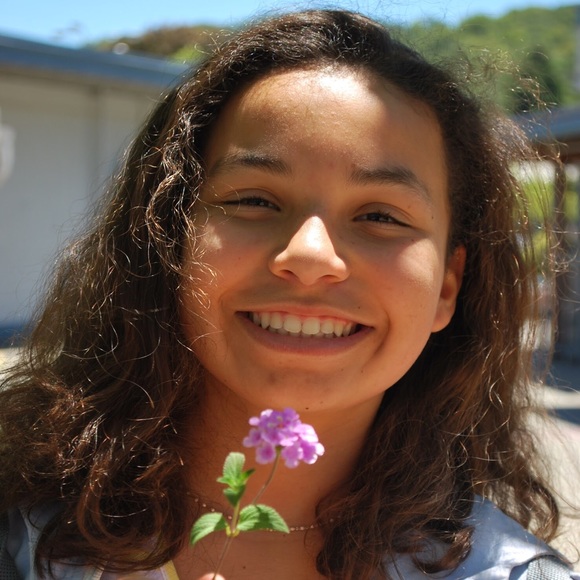 Meet your Posher, Claire - Picture 3 of 3